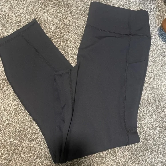 Fabletics - Picture 2 of 2